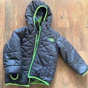 Boys 2T reversible north face coat